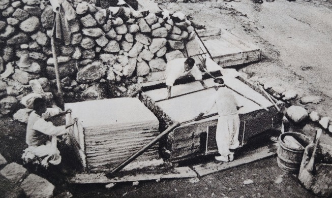 Lost traditional papermaking technique rediscovered in US