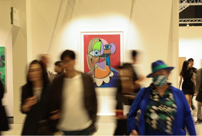Cool Frieze: Seoul art gala draws big crowds