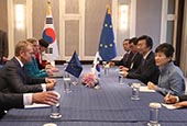 President meets with EU, Laos, Vietnam at ASEM Summit