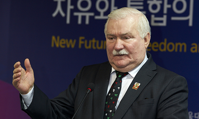 Poland's Walesa sees multilateral cooperation as crucial for unification