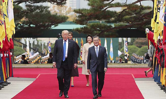 Trump pays first US state visit to Korea in 25 years