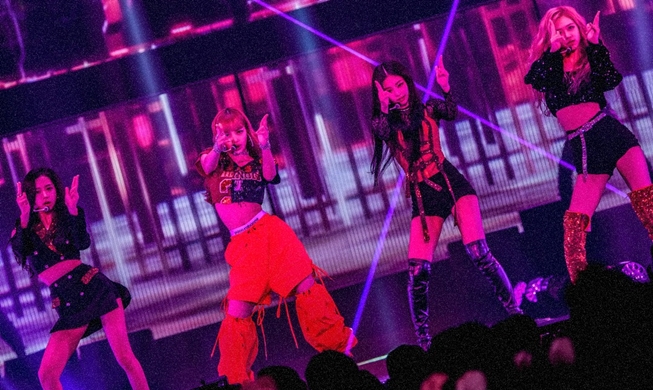 🎧 BLACKPINK's 'Ddu-du Ddu-du' MV sets K-pop view mark