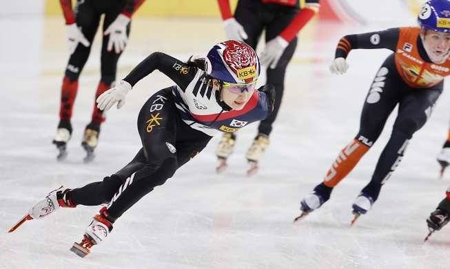 Short track wins World Tour mixed relay, Kim Gilli gets 2 golds