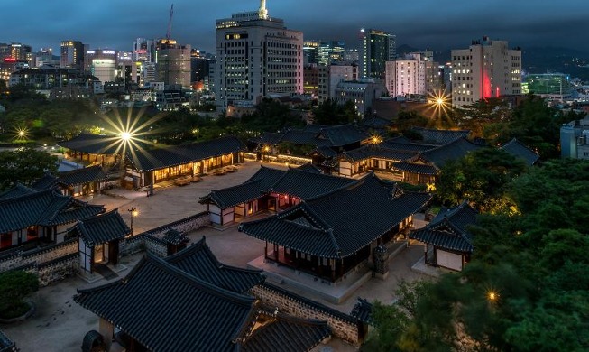 Namsangol Hanok Village to extend night hours this weekend