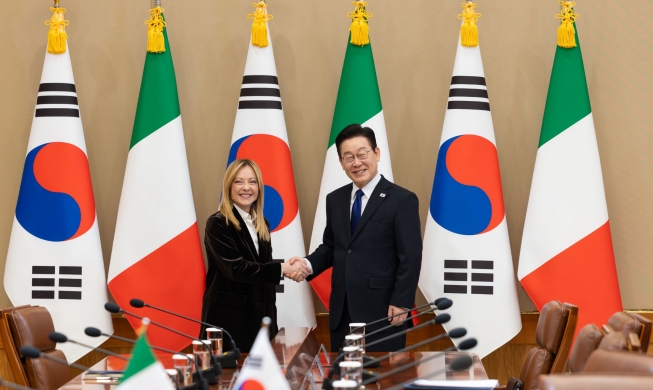 Summit with Italy covers supply chains, chips, defense sector