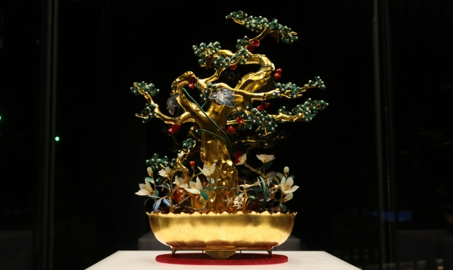 2 exhibitions in Seoul celebrate 140 years of ties with France