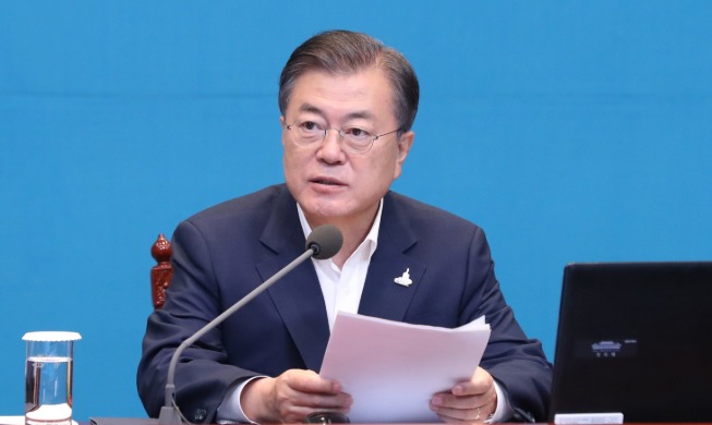 Opening Remarks by President Moon Jae-in at Meeting with His Senior Secretaries