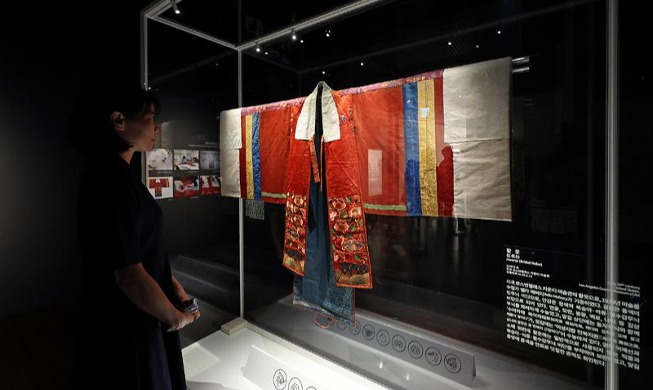 Exhibition displays royal Joseon wedding gown