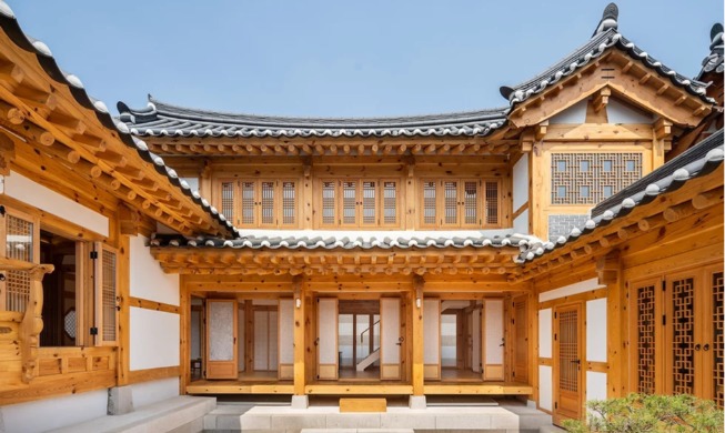 Building in traditional Seoul village wins Nat'l Hanok Competition