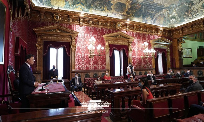 Remarks by President Moon Jae-in during Visit to Madrid City Hall