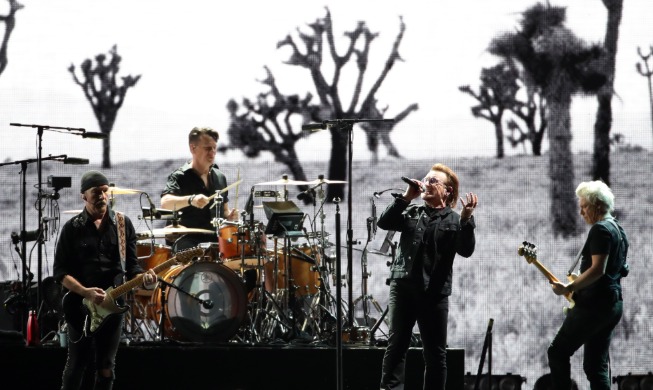 President thanks U2's Bono for spreading peace message