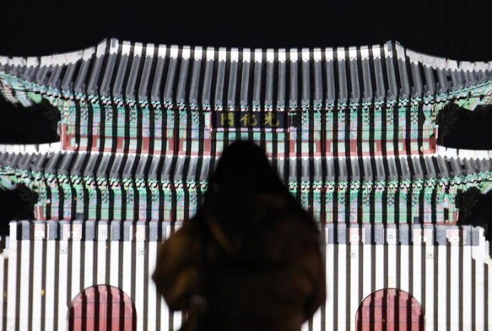 Media facade display lights up Gwanghwamun Gate