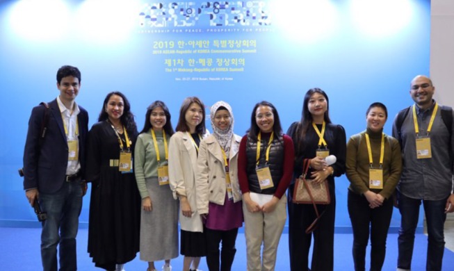 Honorary Reporters describe experiences at ASEAN-ROK summit in Busan